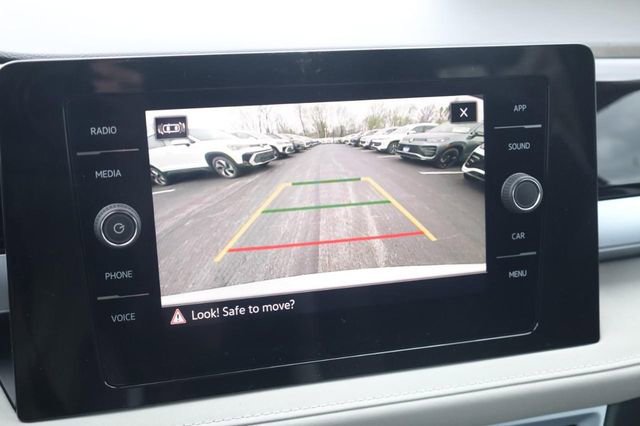 New 2026 Volkswagen Taos SE image 14