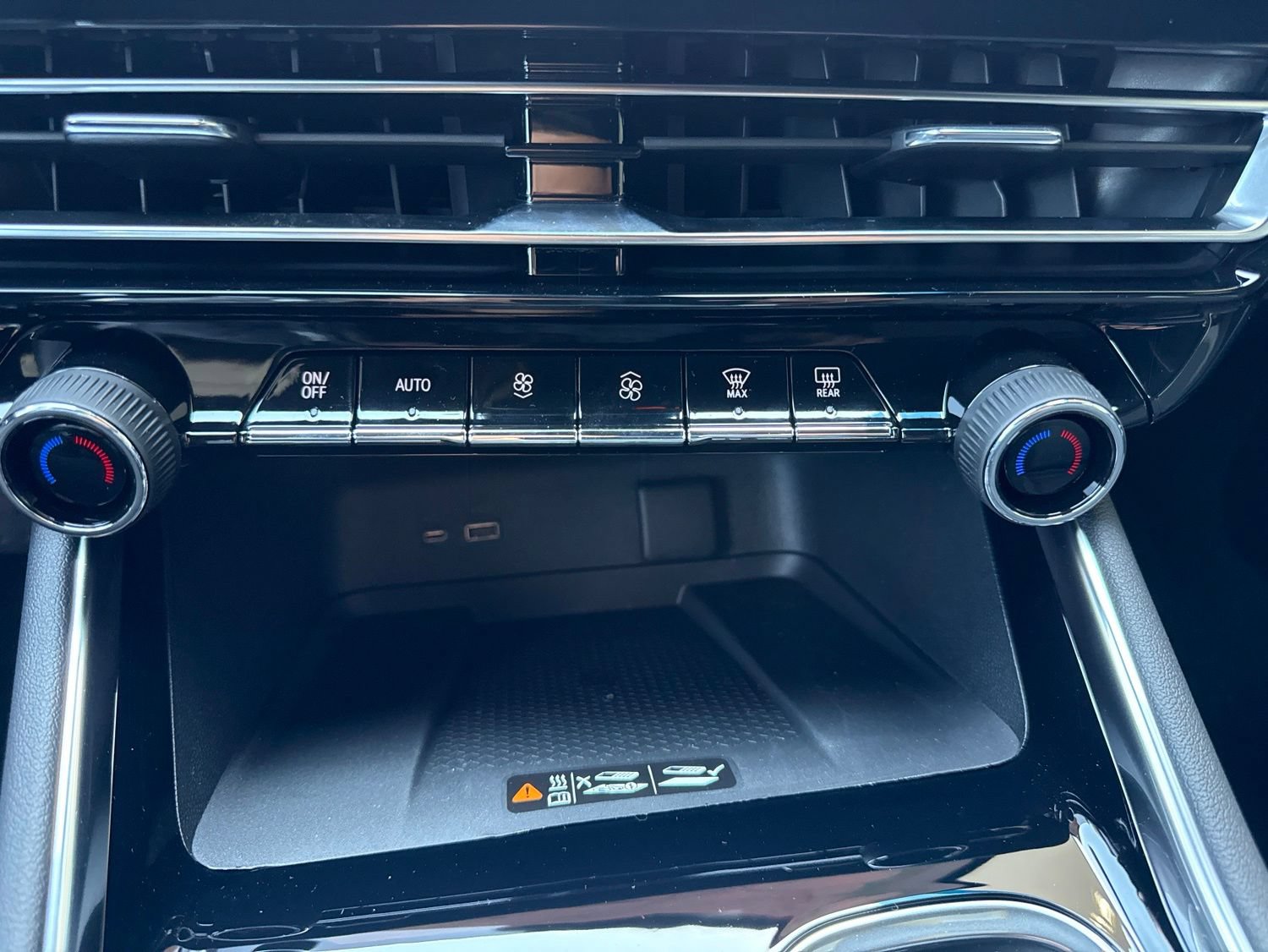 New 2026 Chevrolet Traverse LT AWD/4WD image 25