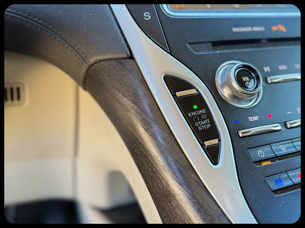 Used 2017 Lincoln MKX Reserve image 14