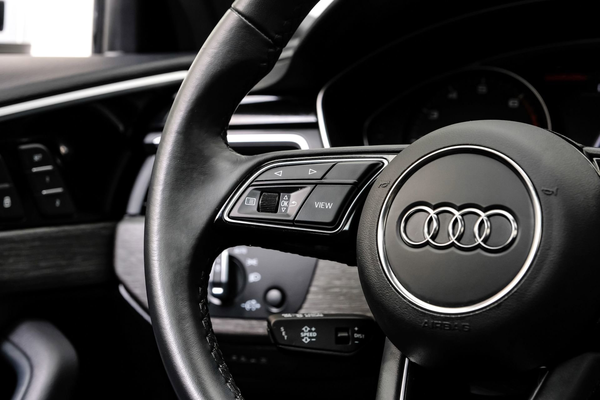 Used 2023 Audi A4 2.0T Premium w/ Convenience Package image 21