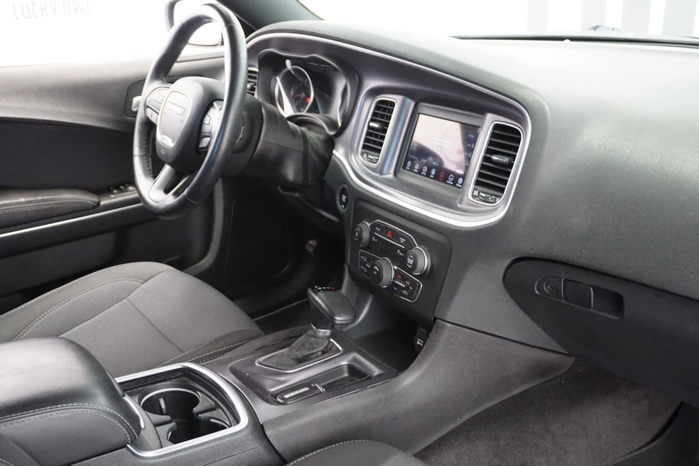 Used 2018 Dodge Charger SXT RWD image 21