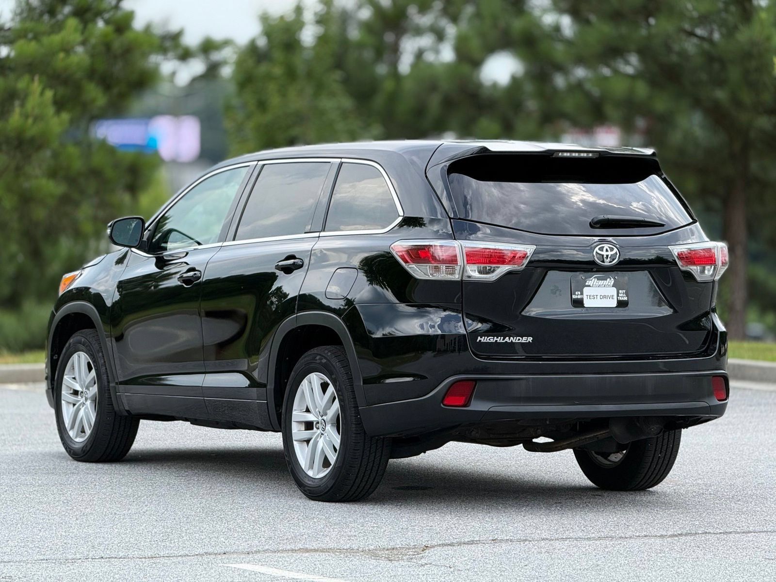 Used 2016 Toyota Highlander LE FWD image 10