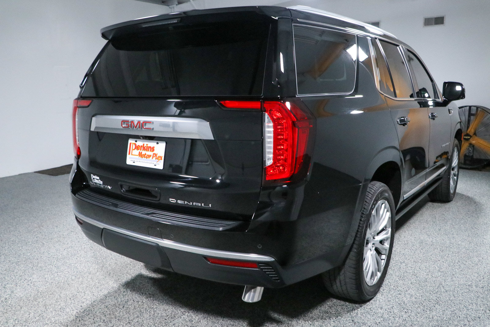 Used 2023 GMC Yukon Denali AWD/4WD image 7