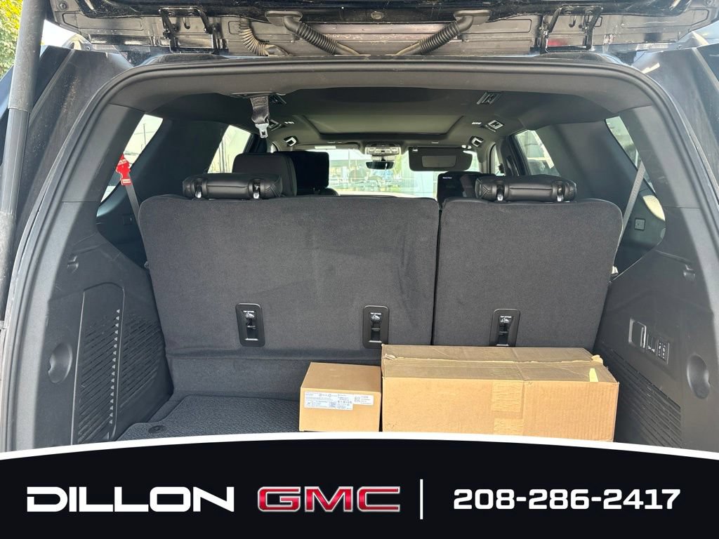 Used 2024 GMC Yukon Denali w/ Advanced Technology Package AWD/4WD image 15