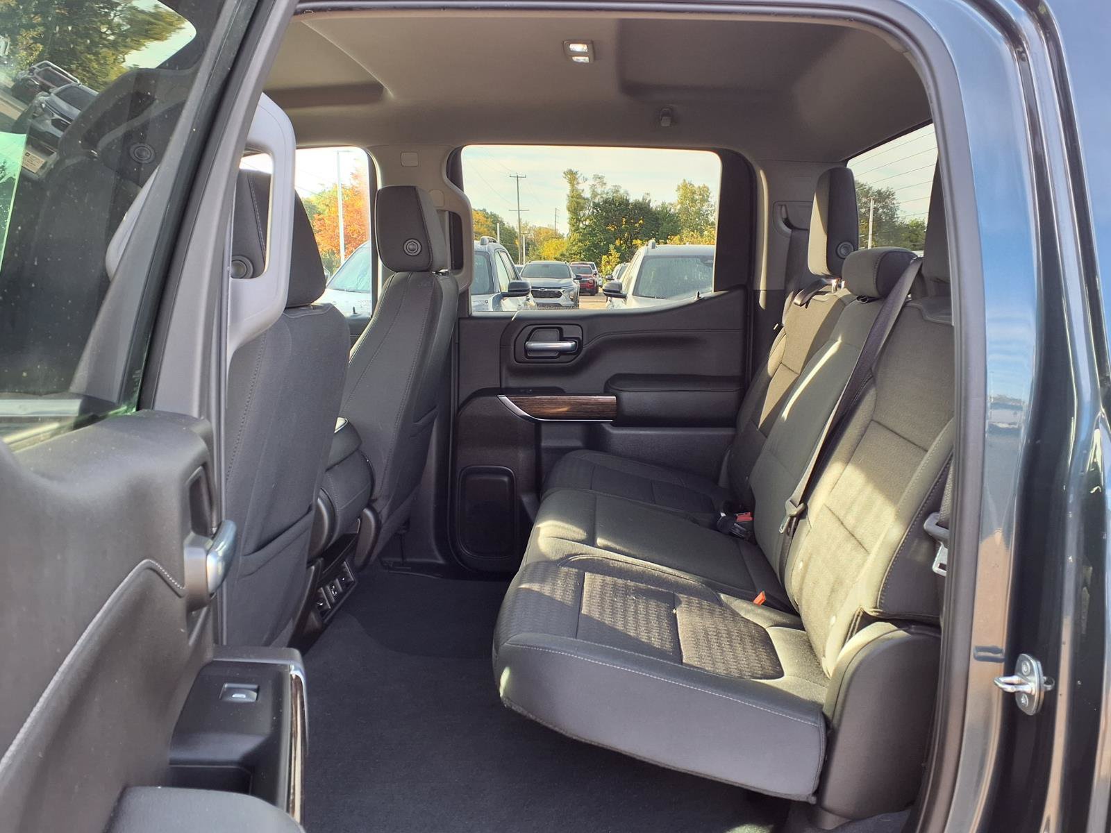 Used 2020 GMC Sierra 1500 SLE w/ SLE Value Package AWD/4WD image 11