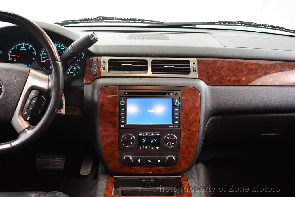 Used 2010 Chevrolet Suburban LTZ image 31