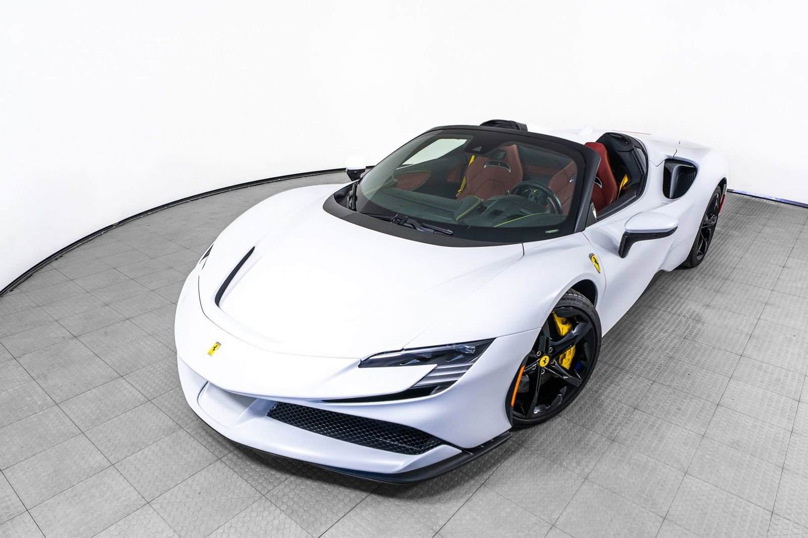 Certified 2024 Ferrari SF90 Spider AWD/4WD image 2