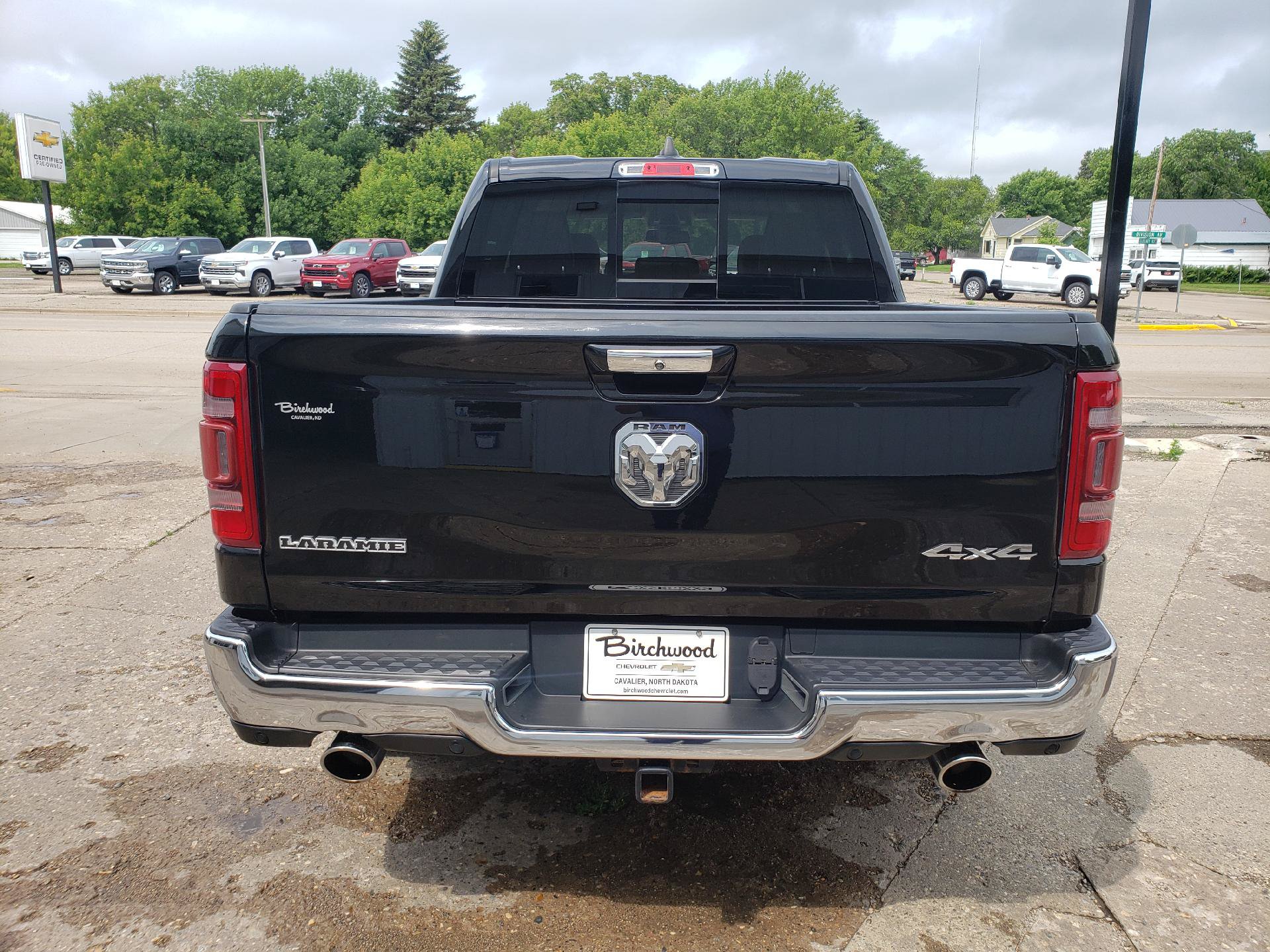 Used 2020 RAM 1500 Laramie AWD/4WD image 6