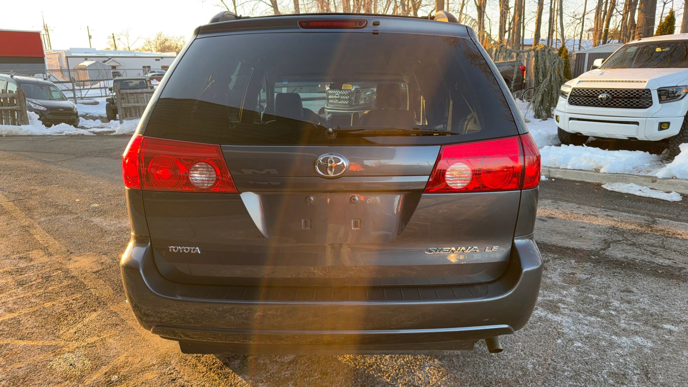 Used 2010 Toyota Sienna LE FWD image 6
