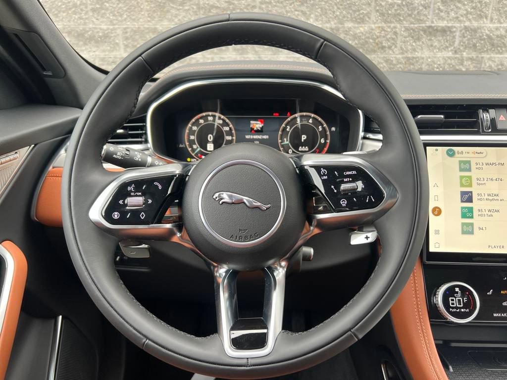 New 2025 Jaguar F-PACE R-Dynamic S image 18