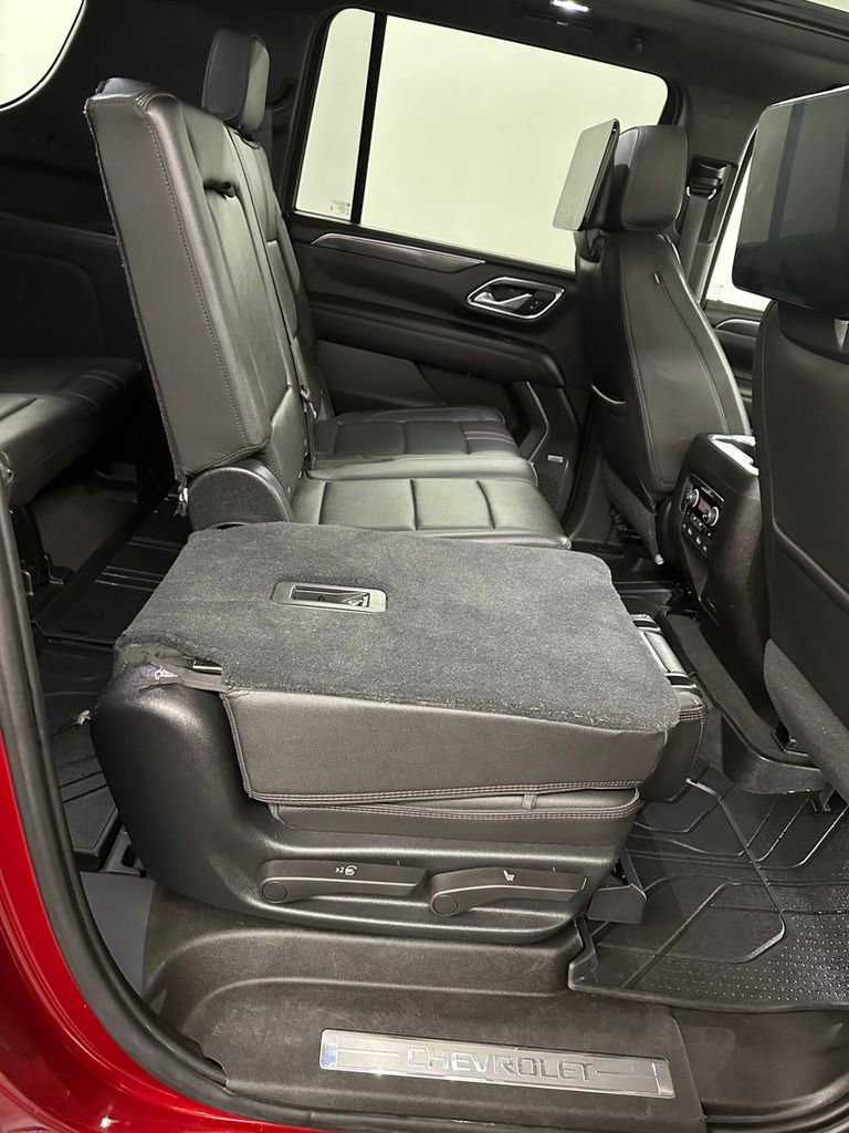 Used 2021 Chevrolet Suburban RST w/ Luxury Package AWD/4WD image 36