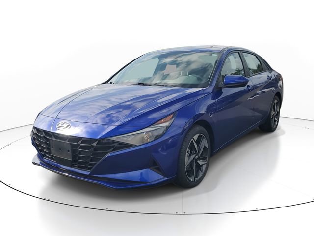 Used 2023 Hyundai Elantra SEL w/ Convenience Package image 3