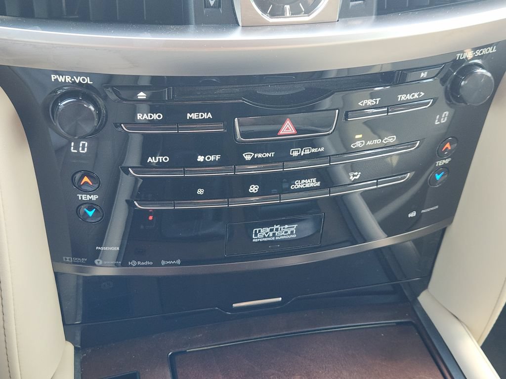 Used 2021 Lexus LX 570 4WD w/ Luxury Package image 20