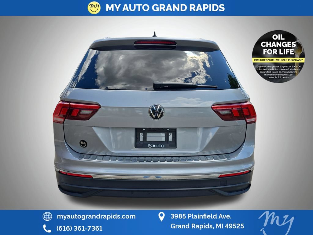 Used 2023 Volkswagen Tiguan SE AWD/4WD image 6