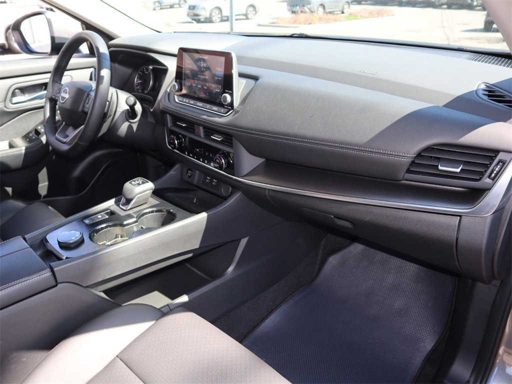 Certified 2025 Nissan Rogue SV w/ SV Premium Package image 25