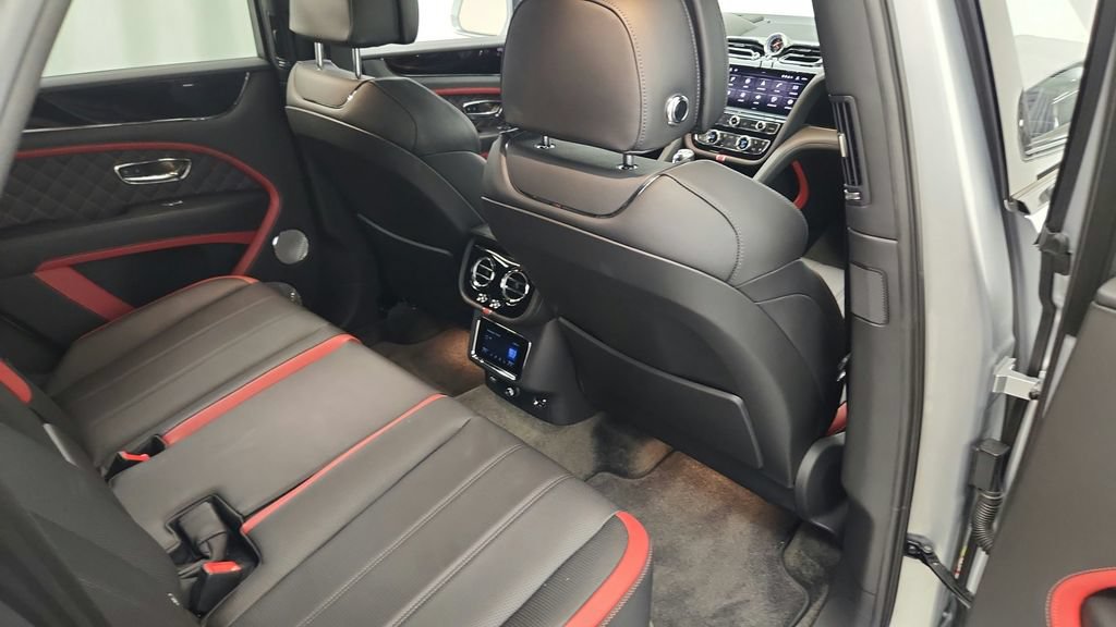 Used 2021 Bentley Bentayga Speed AWD/4WD image 39