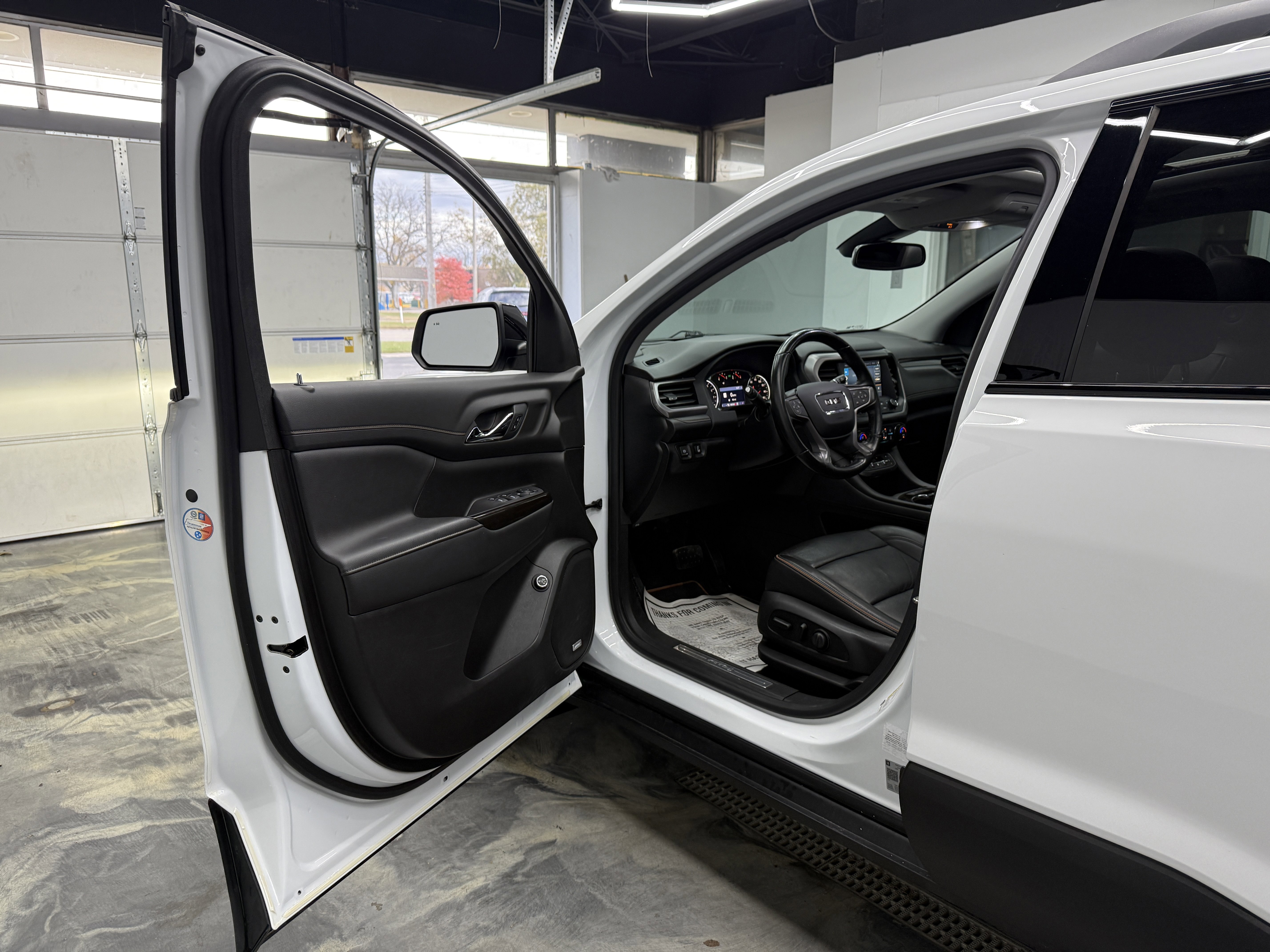 Used 2021 GMC Acadia AT4 image 11