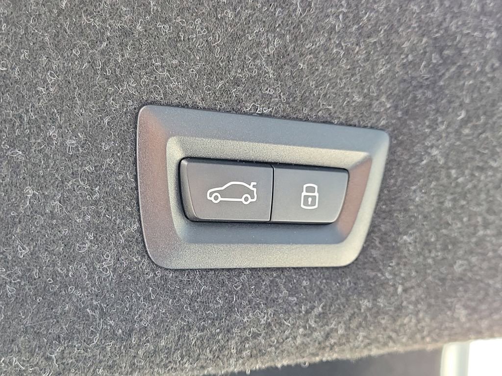 Used 2025 BMW M340i w/ Premium Package RWD image 18