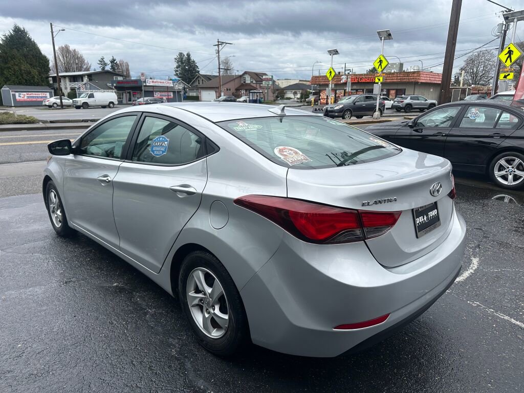 Used 2015 Hyundai Elantra SE FWD image 8