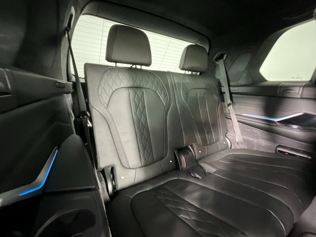 Used 2025 BMW ALPINA XB7 image 24