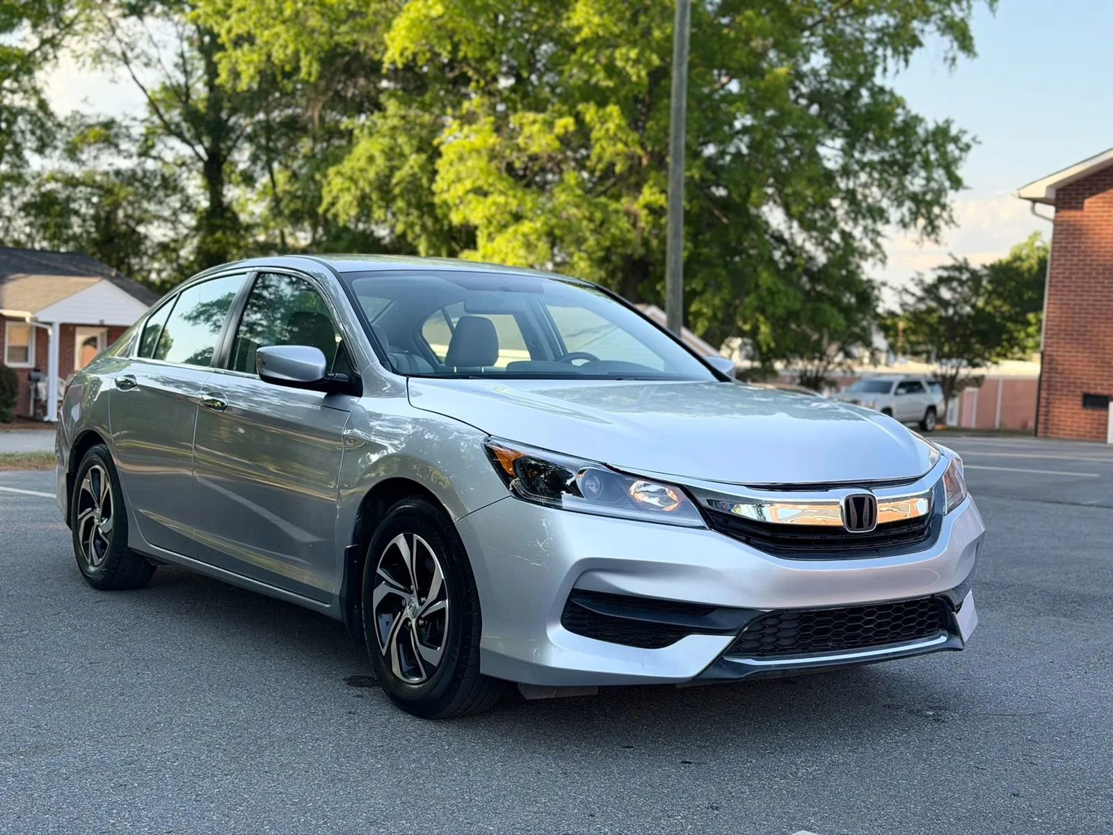 Used 2017 Honda Accord LX image 8