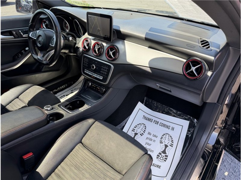Used 2017 Mercedes-Benz CLA 250 4MATIC image 32