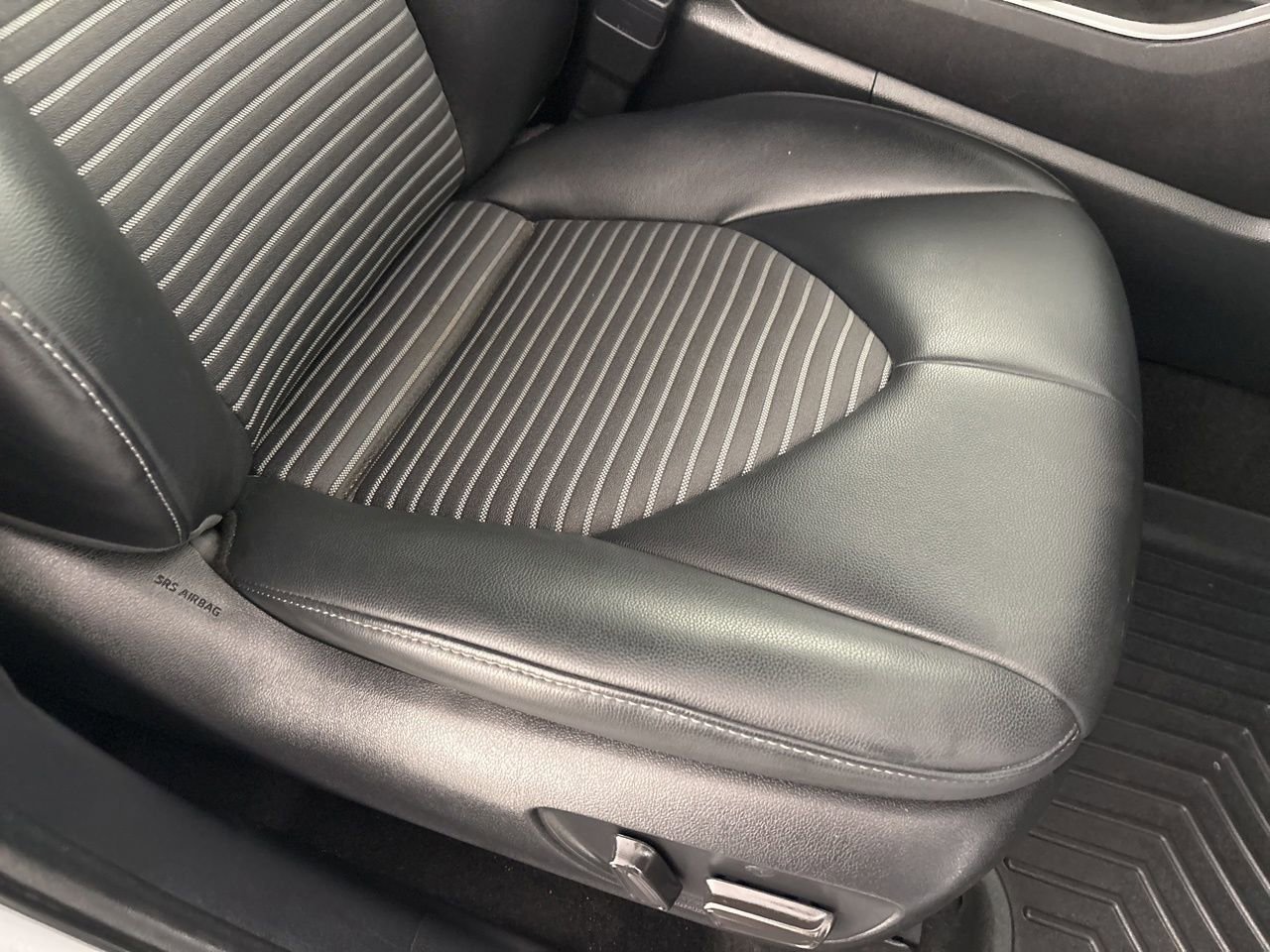 Used 2023 Toyota Highlander XSE image 32