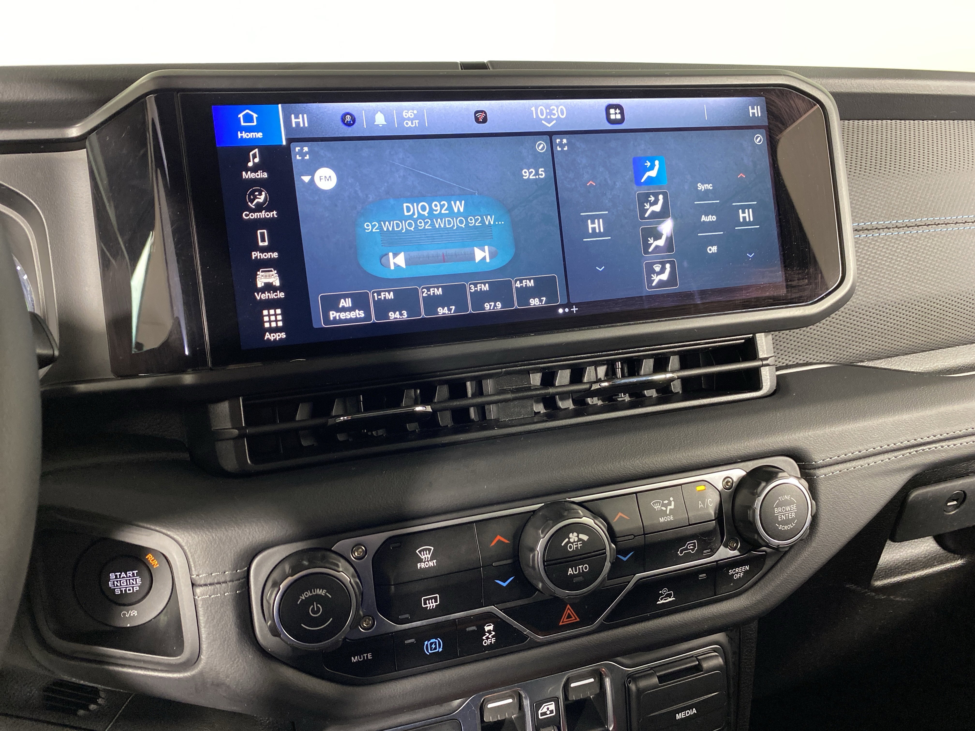 Used 2025 Jeep Wrangler Unlimited Rubicon 4xe AWD/4WD image 33