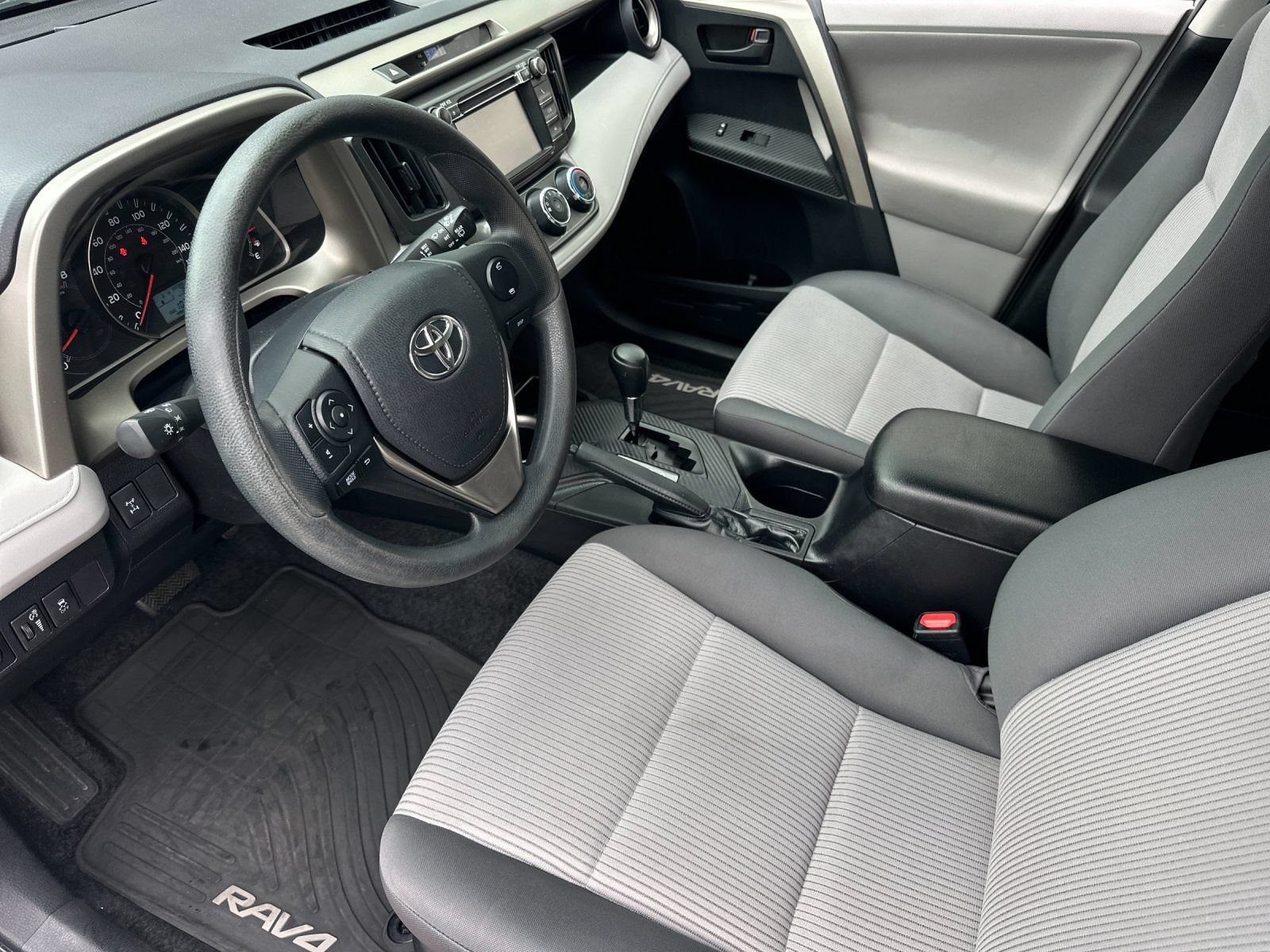 Used 2013 Toyota RAV4 LE AWD/4WD image 9