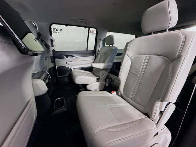 Used 2023 Jeep Wagoneer Series III w/ Rear Seat Video Group 1 AWD/4WD image 25