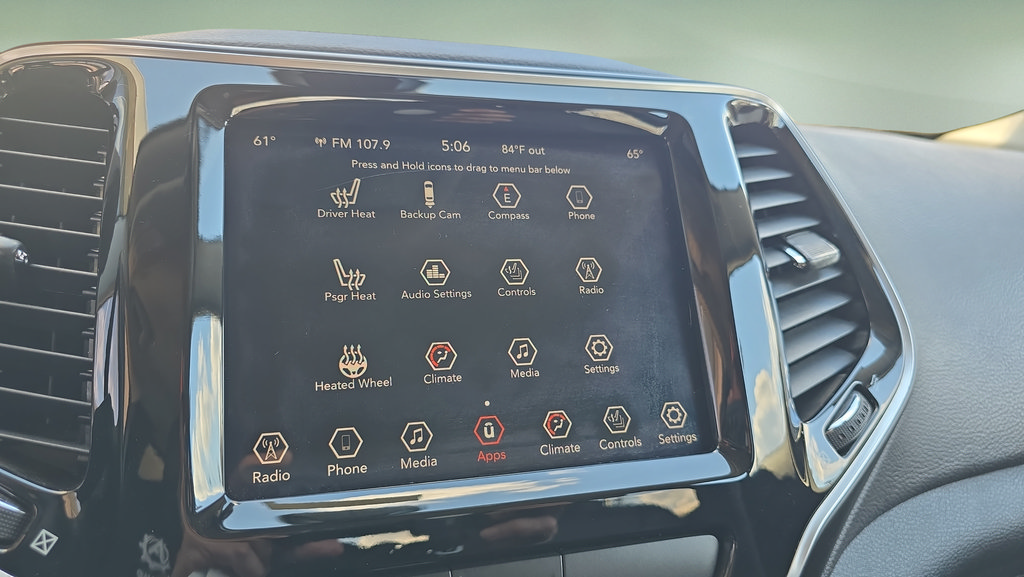Used 2019 Jeep Cherokee Limited FWD image 20