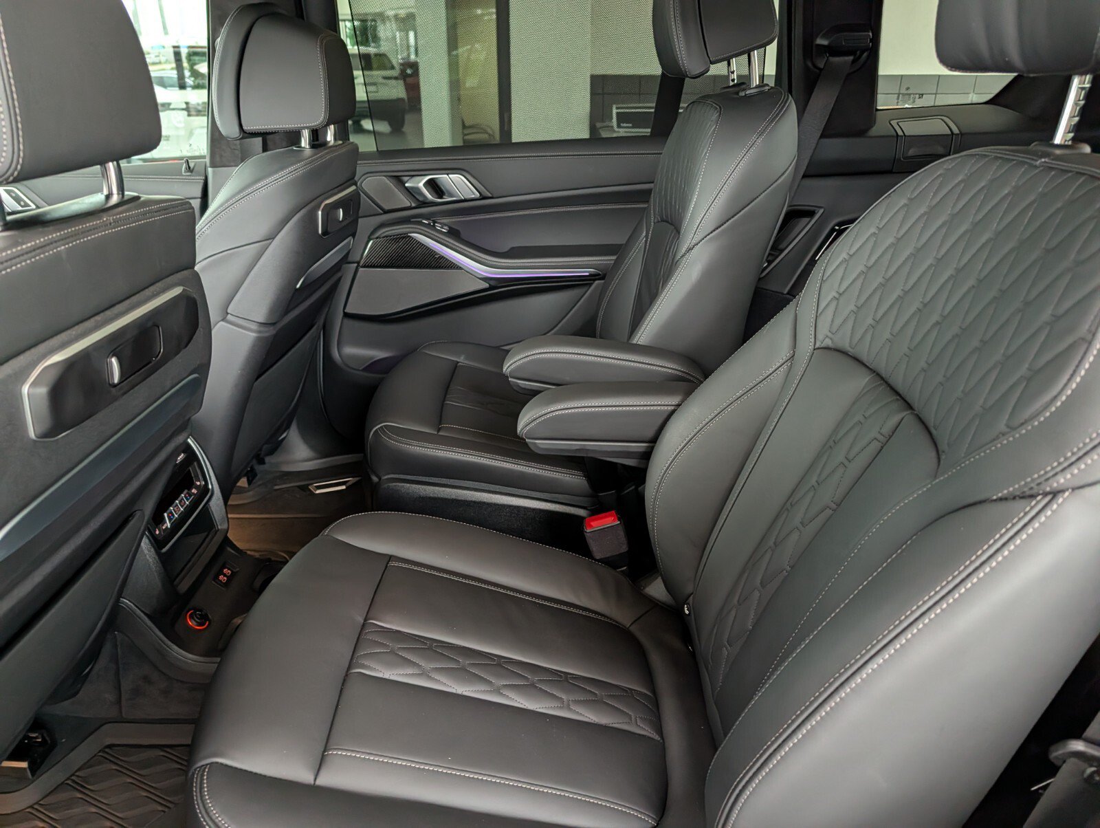 Used 2025 BMW X7 M60i w/ Executive Package AWD/4WD image 13