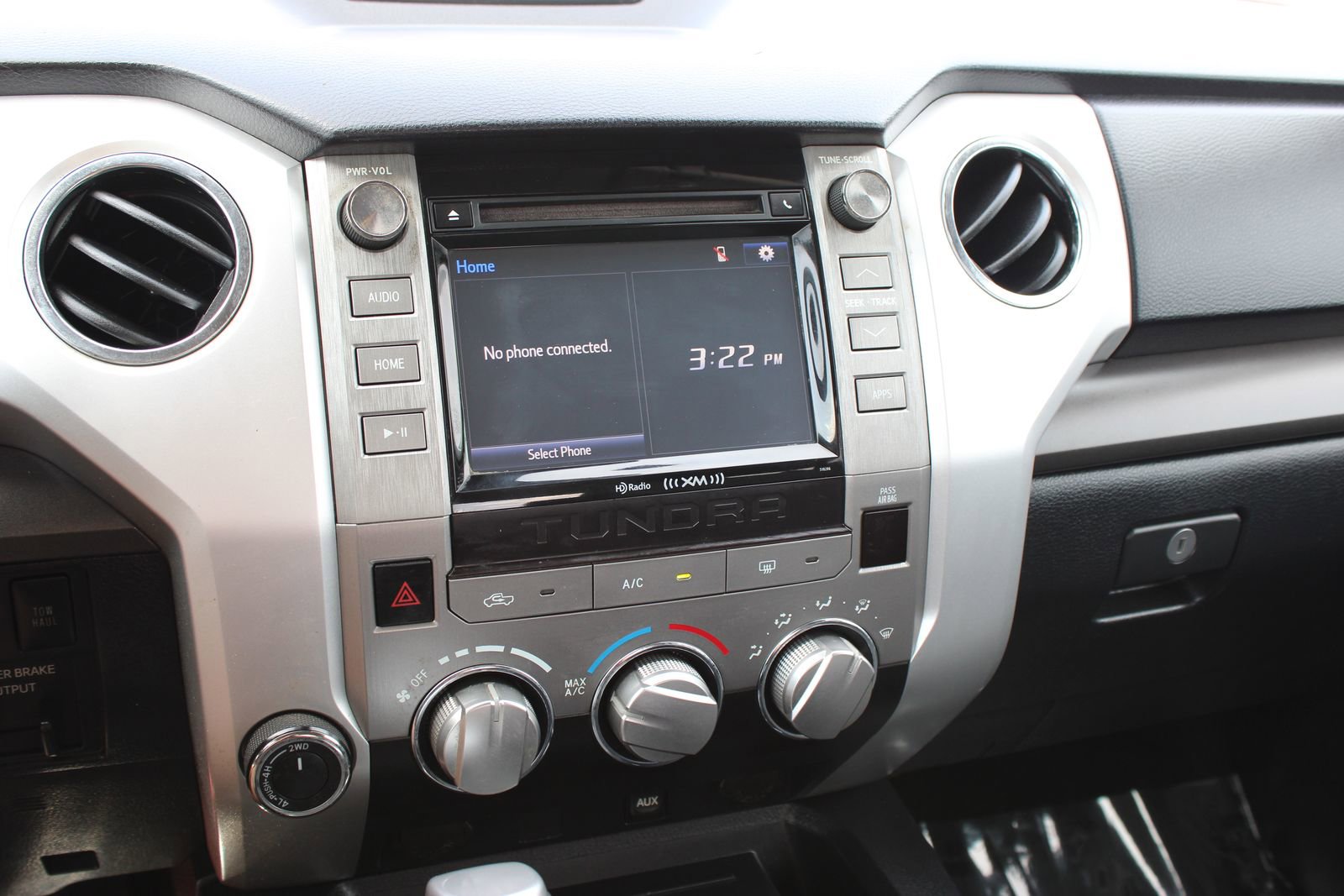 Used 2018 Toyota Tundra SR5 w/ SR5 Upgrade Package image 14