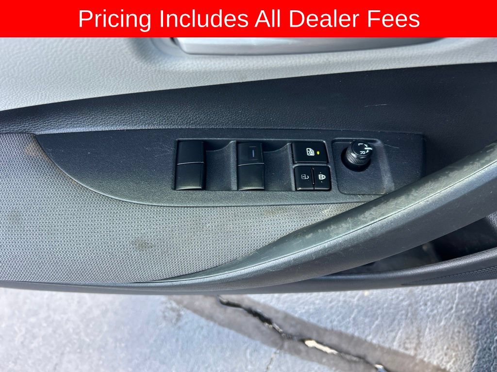 Used 2020 Toyota Corolla LE FWD image 4