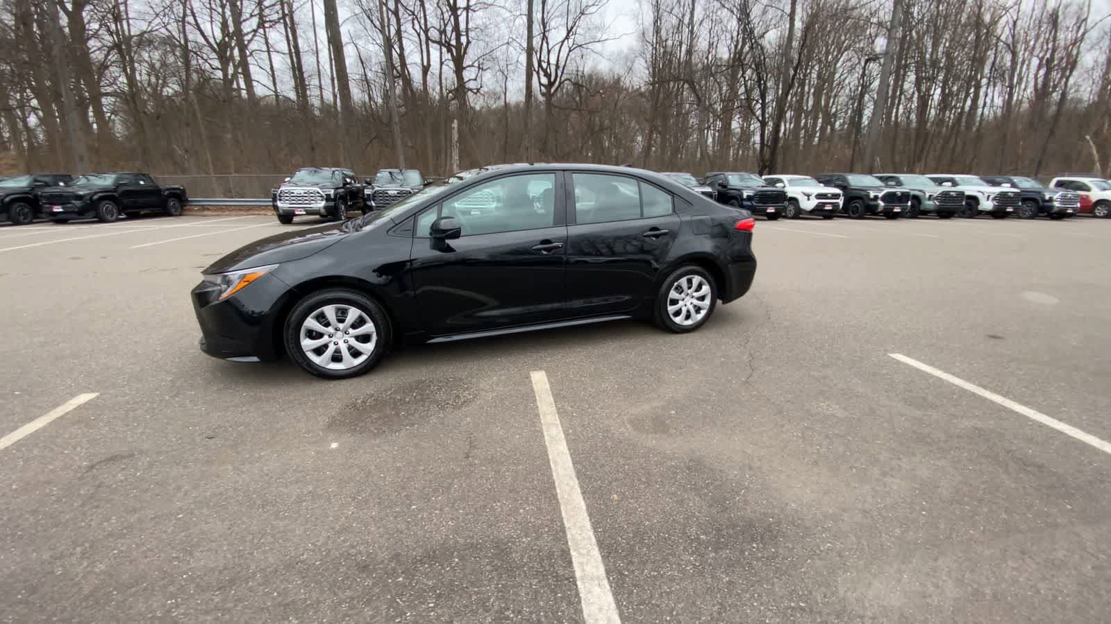Used 2025 Toyota Corolla LE image 9