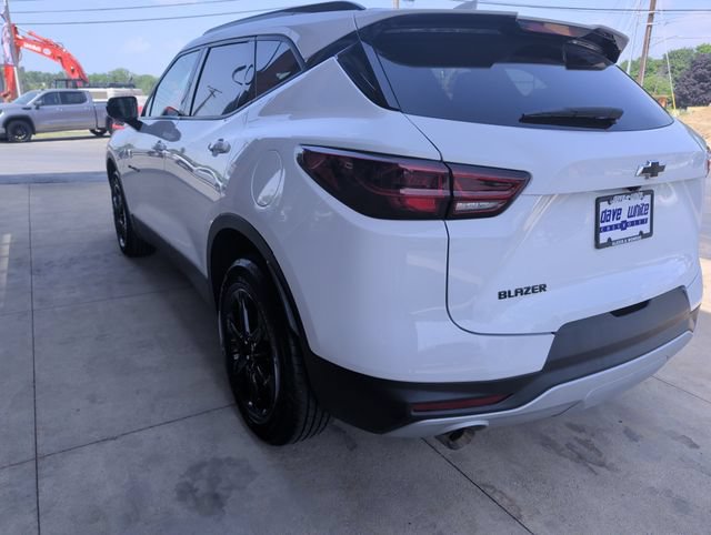Used 2024 Chevrolet Blazer LT w/ Midnight/Sport Edition FWD image 6