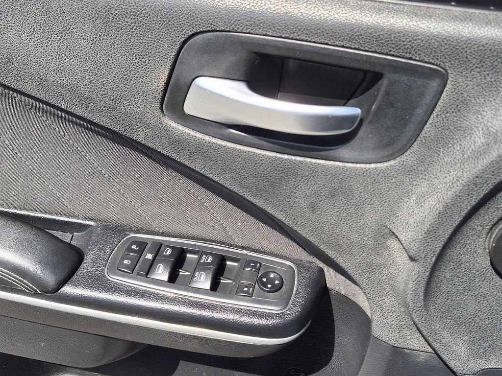 Used 2020 Dodge Charger SXT RWD image 25