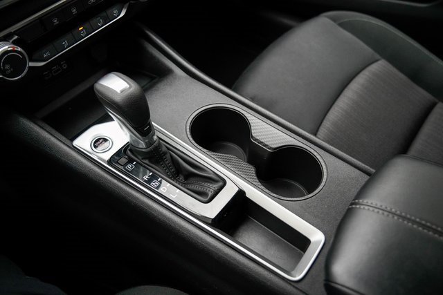 Used 2025 Nissan Altima 2.5 SV image 30