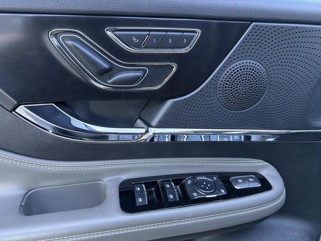 Certified 2023 Lincoln Corsair FWD w/ Equipment Group 101A image 13
