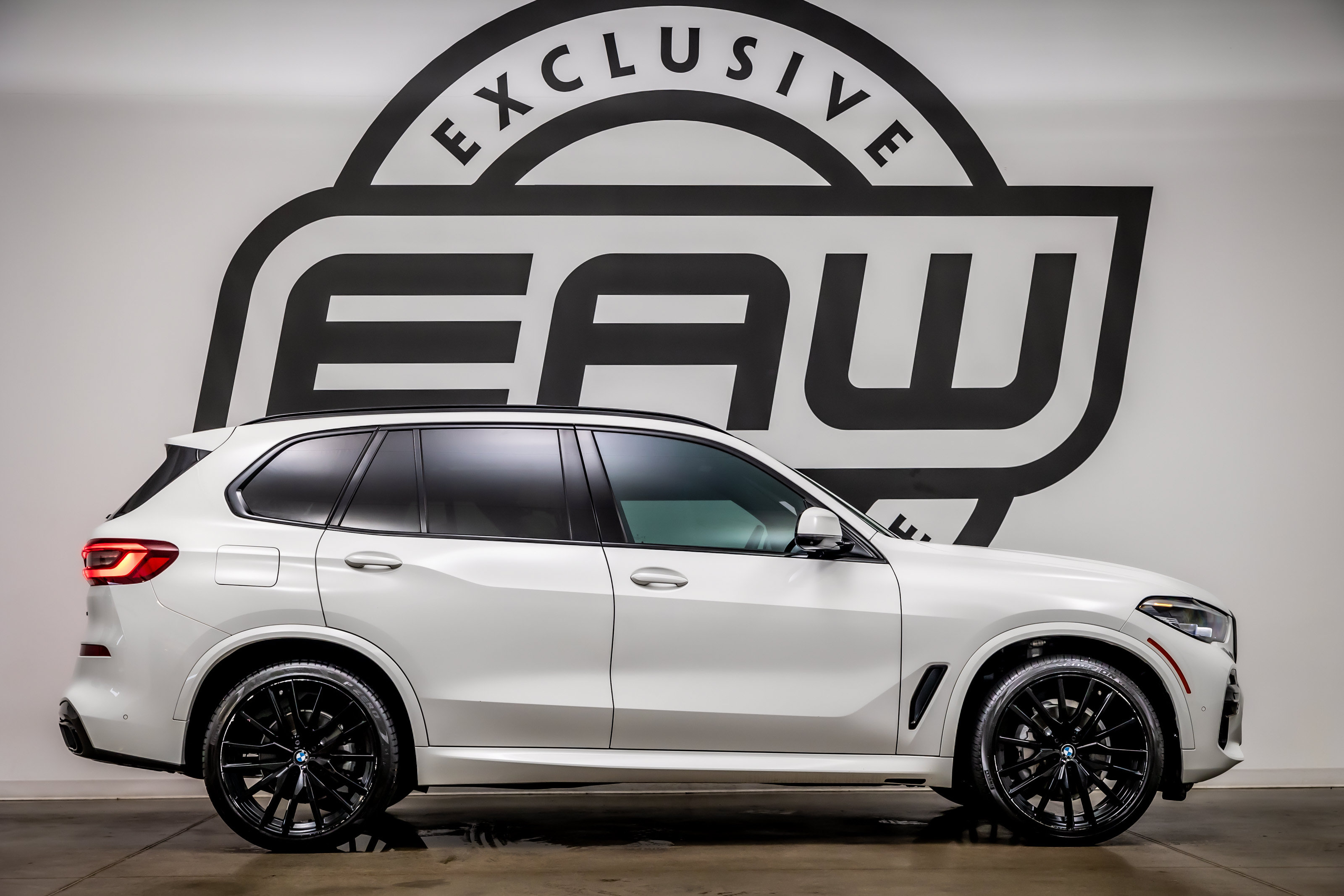Used 2020 BMW X5 xDrive40i w/ M Sport Package AWD/4WD image 9