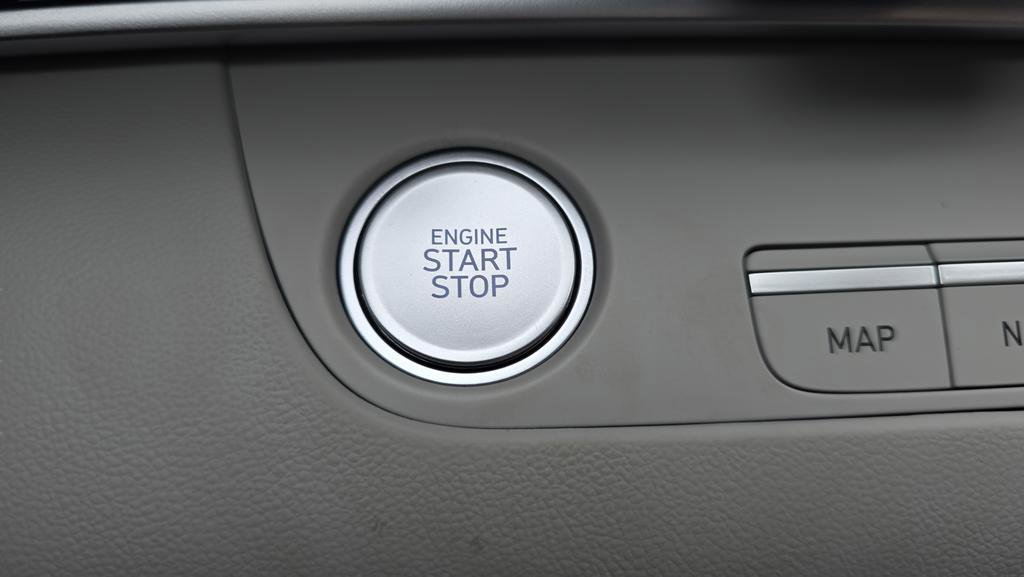 New 2026 Hyundai Elantra Limited FWD image 15