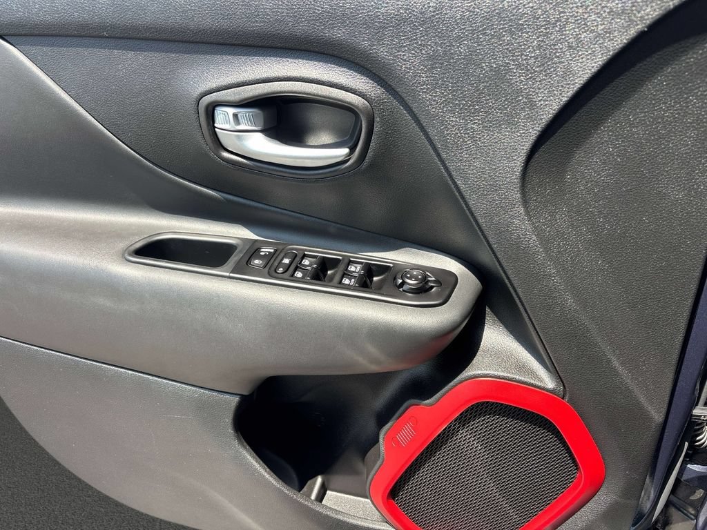 Used 2022 Jeep Renegade Trailhawk w/ Sun/Sound Group AWD/4WD image 17