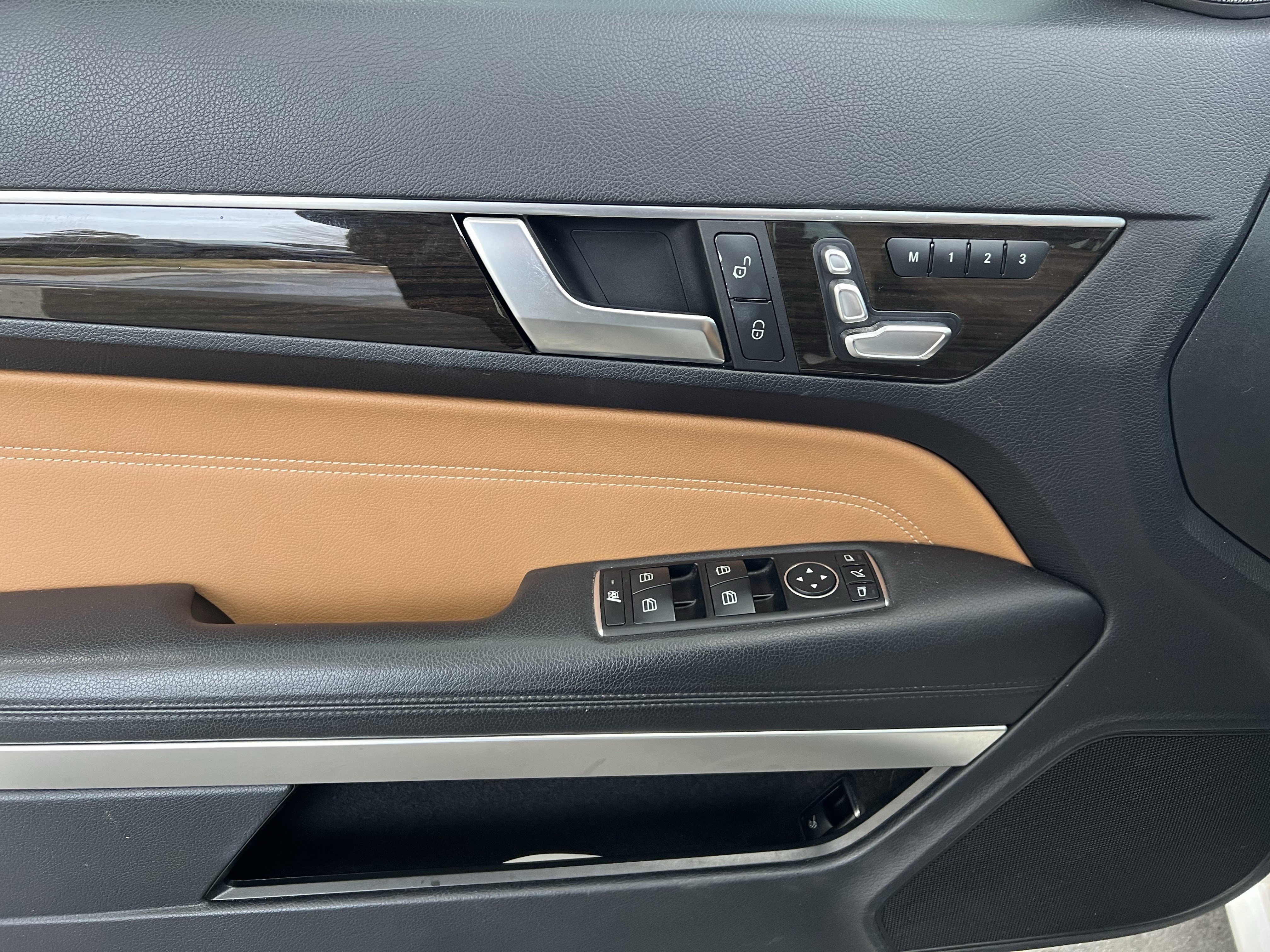 Used 2017 Mercedes-Benz E 400 4MATIC Coupe image 14