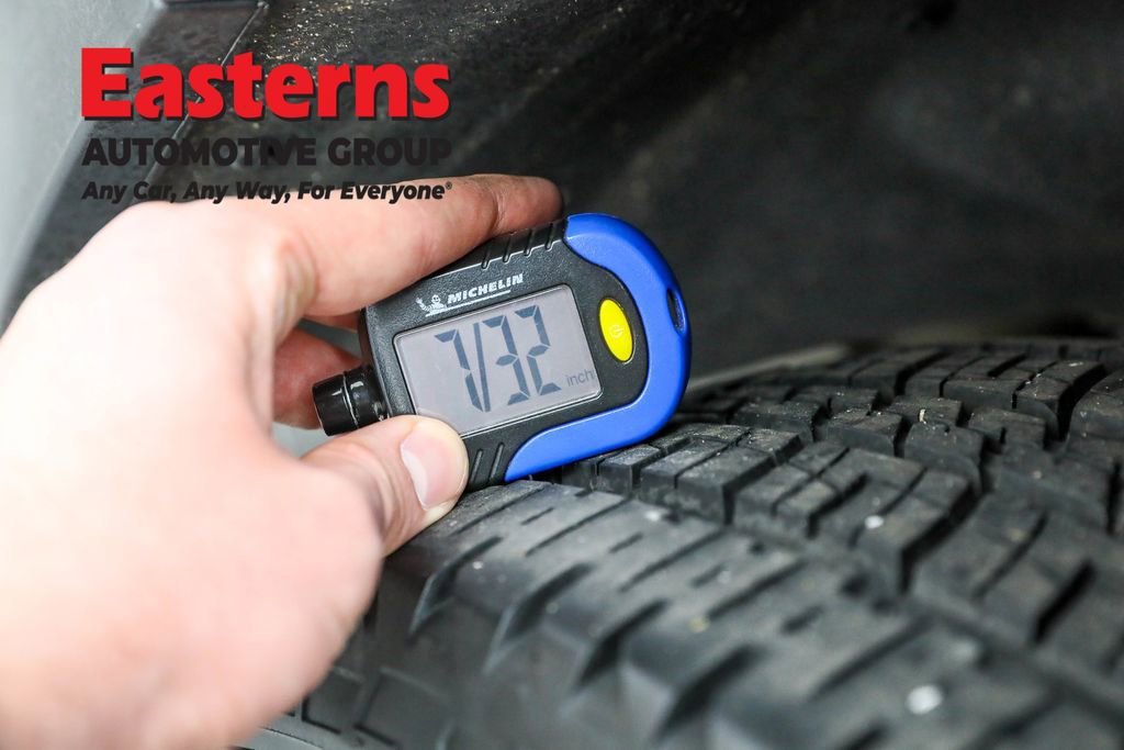 Used 2023 GMC Acadia SLT image 32