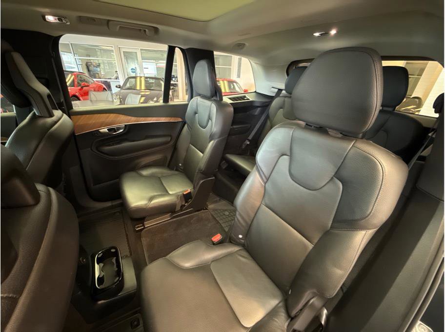 Used 2021 Volvo XC90 T8 Inscription Expression w/ Protection Package Premier AWD/4WD image 16