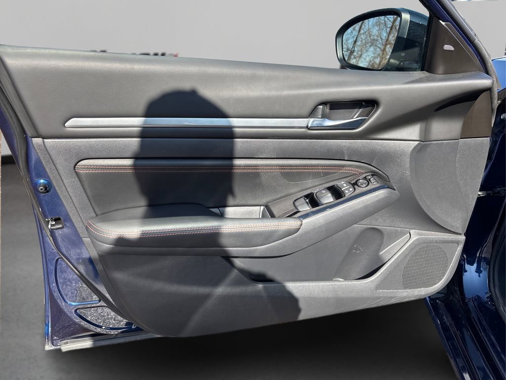 Used 2023 Nissan Altima 2.5 SR image 22