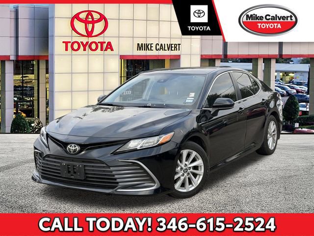 Used 2022 Toyota Camry LE FWD image 1