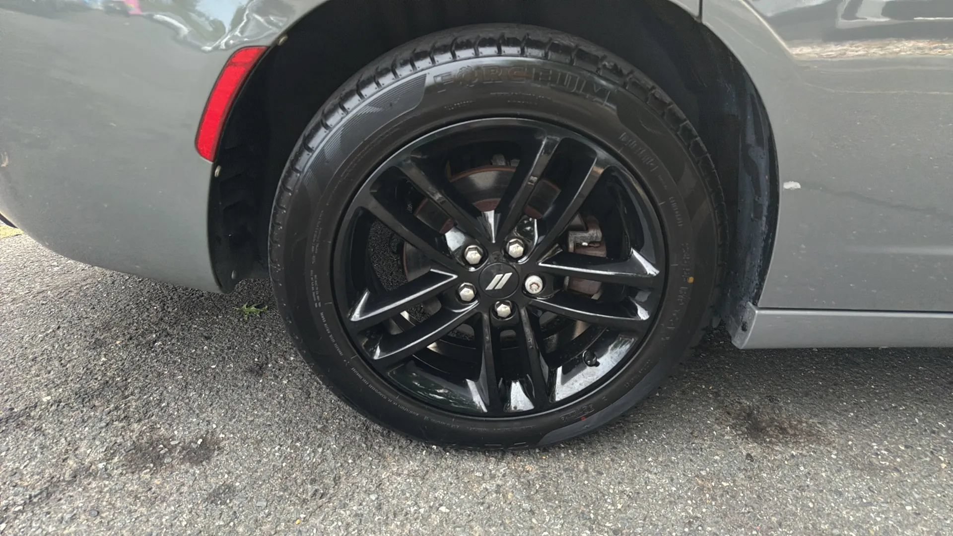 Used 2019 Dodge Charger SXT w/ Blacktop Package AWD/4WD image 11