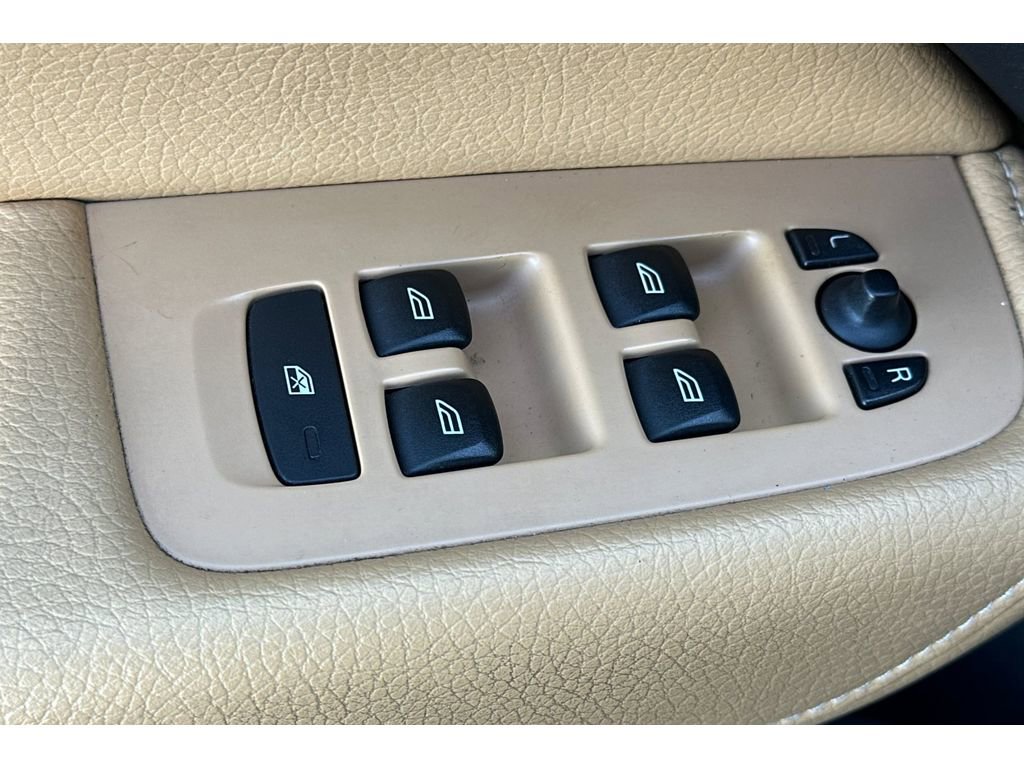 Used 2018 Volvo XC60 T5 Momentum image 12