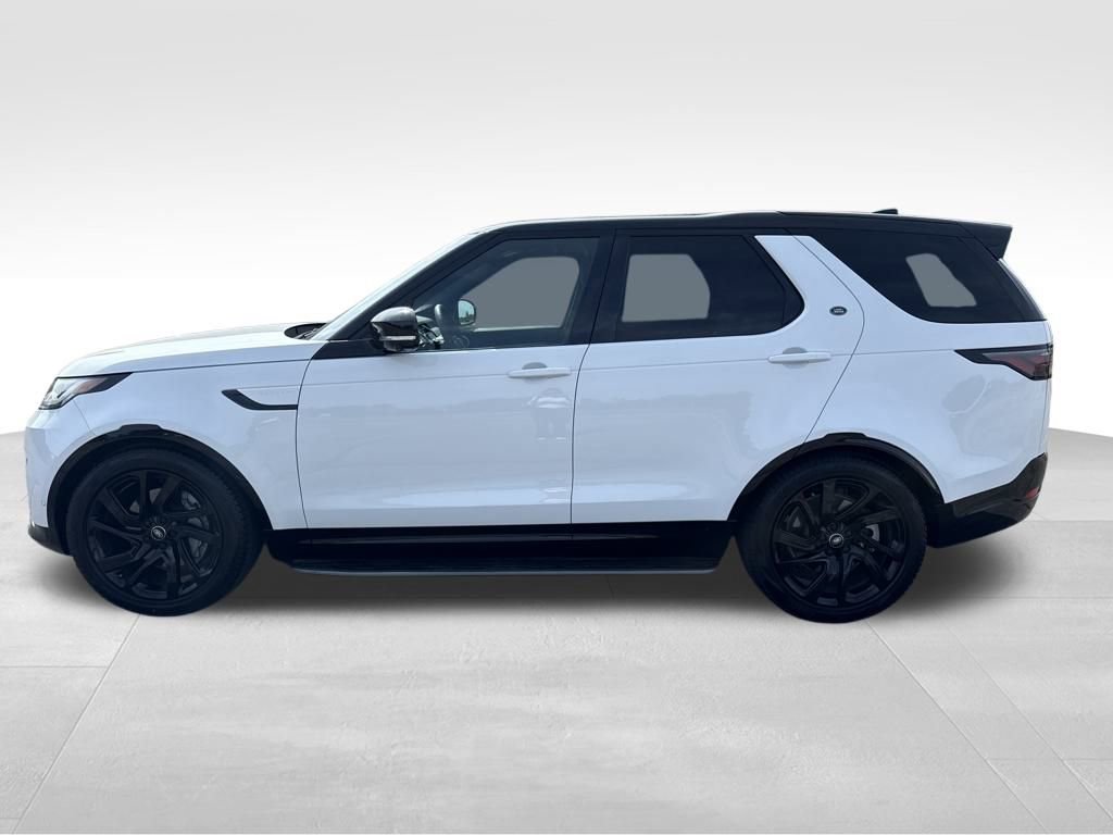 New 2025 Land Rover Discovery Dynamic SE image 2